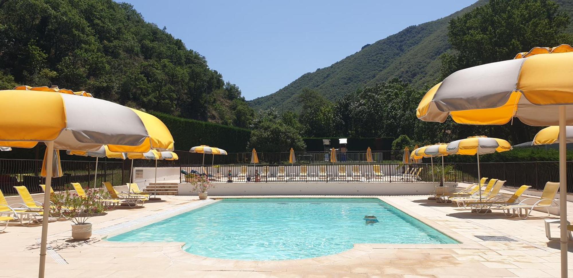 Hotel Les Eaux Chaudes Digne-les-Bains Esterno foto